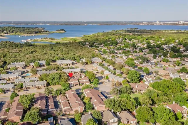 $340,000 | 1916 Shorewood Drive, Grapevine, TX 76051