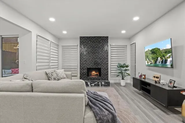 $340,000 | 1916 Shorewood Drive, Grapevine, TX 76051