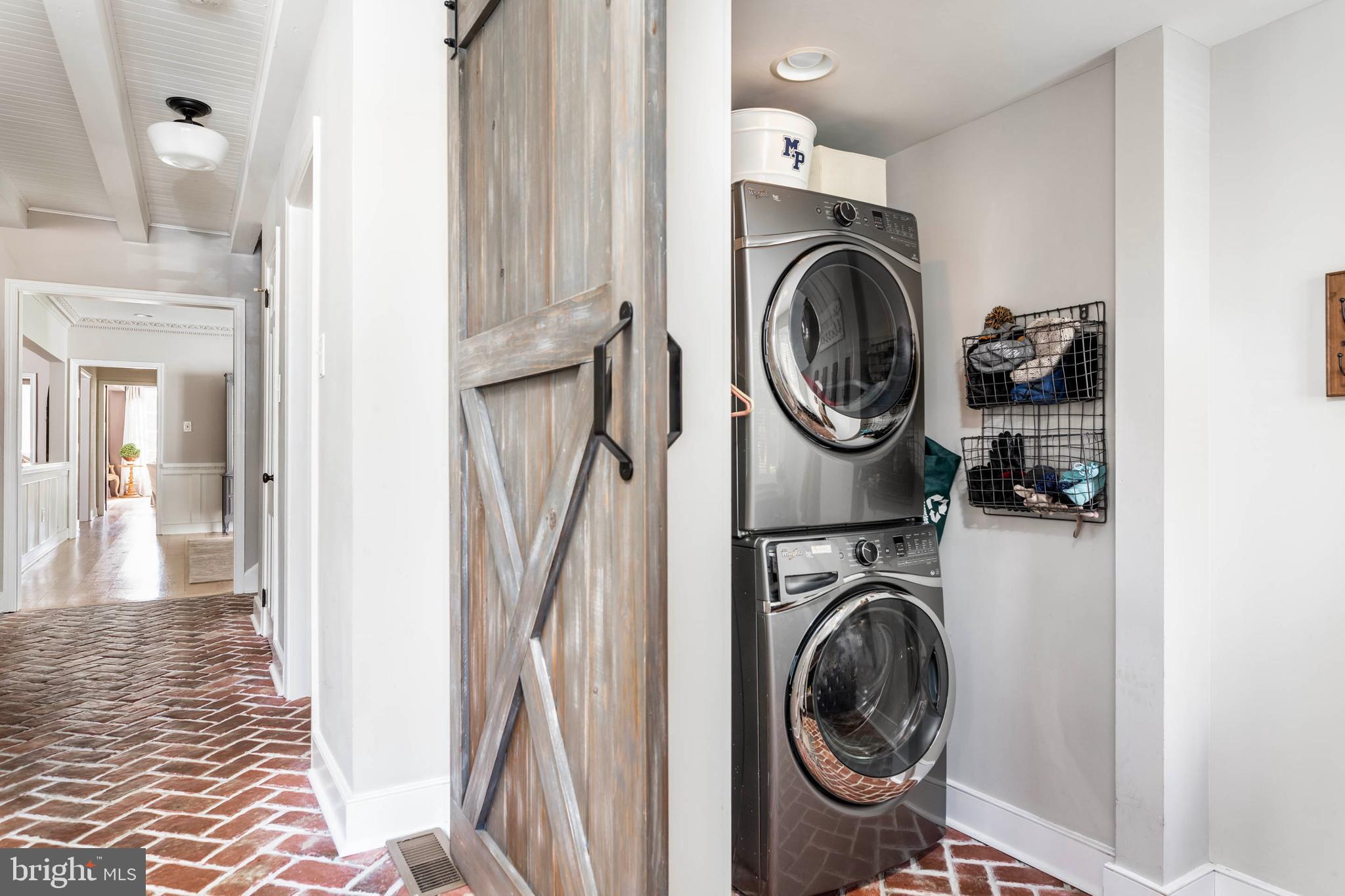 38 Rabbit Run Road Malvern, PA 19355 - Photo 23 of 67 Laundry and Mudroom.