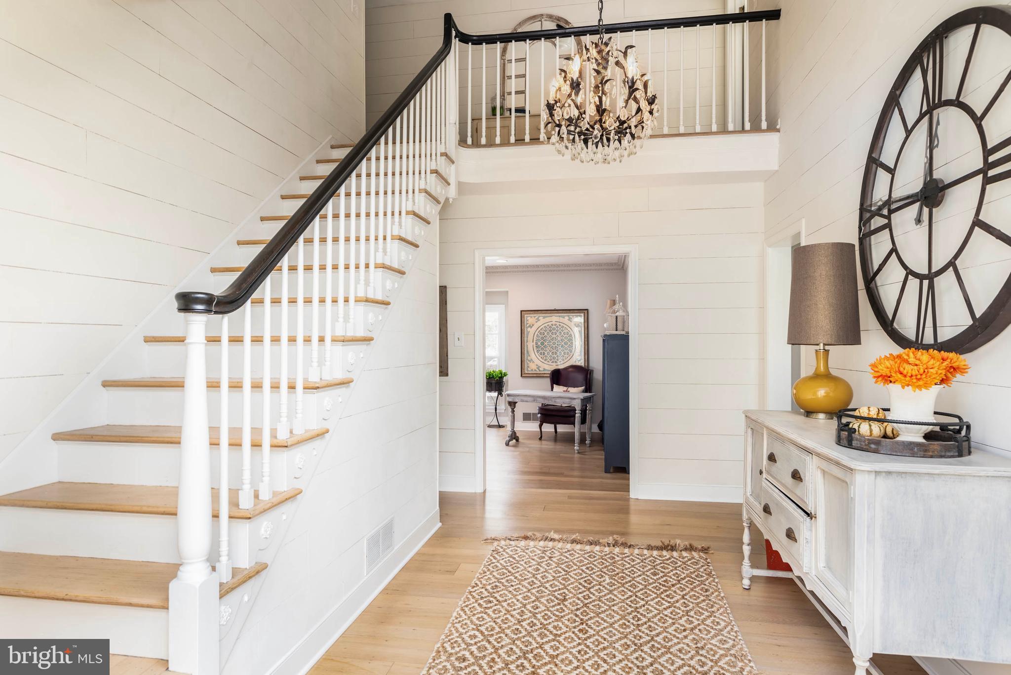 38 Rabbit Run Road Malvern, PA 19355 - Photo 6 of 67 Foyer.