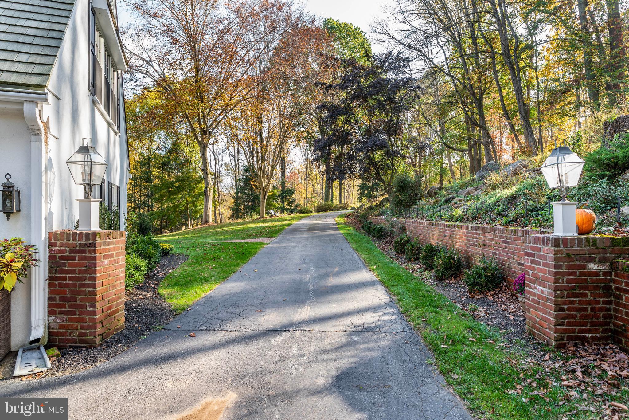 38 Rabbit Run Road Malvern, PA 19355 - Photo 64 of 67 Driveway.