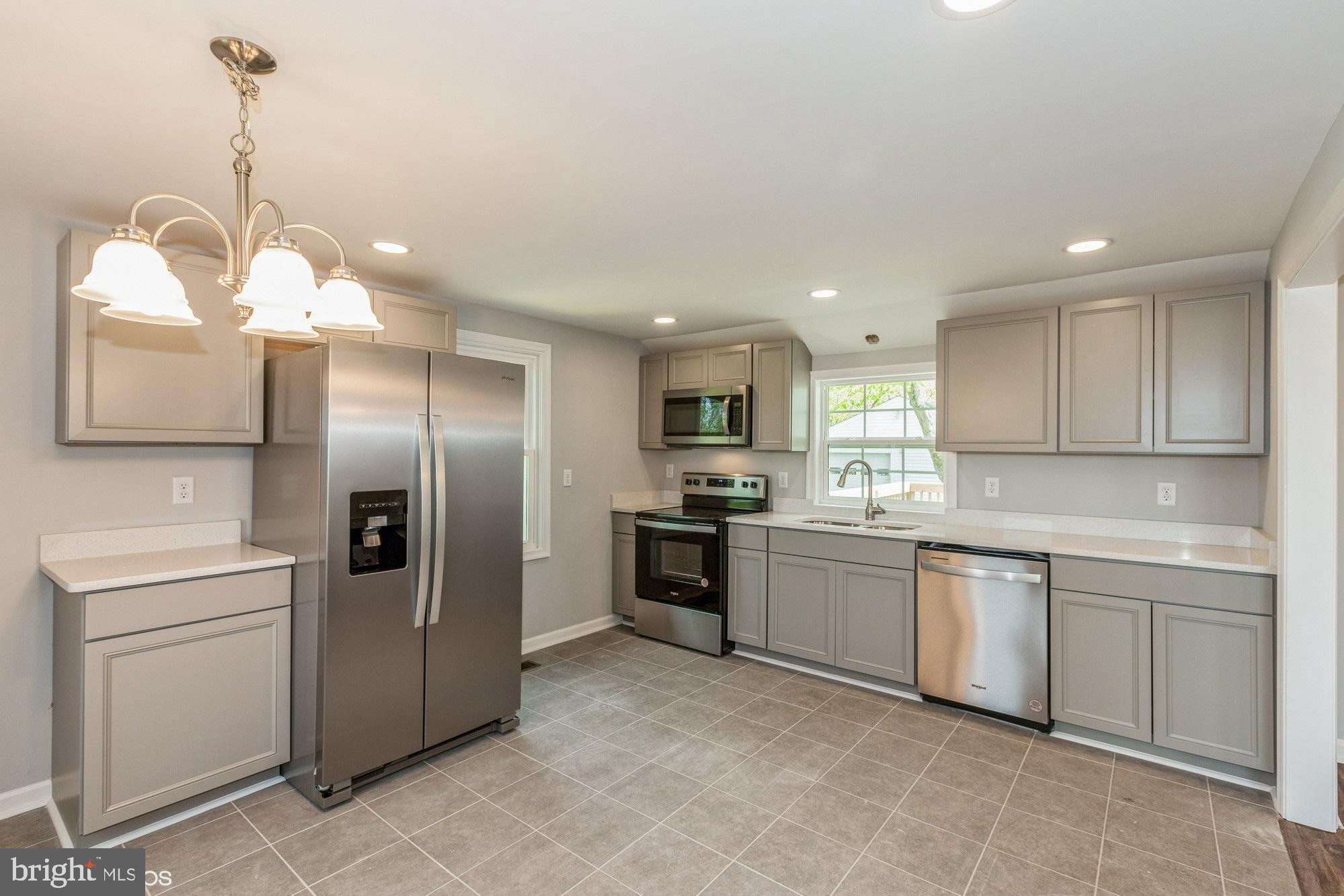 28149 Nanticoke Road Salisbury, MD 21801 - Photo 17 of 37 Kitchen standing potential eat in area