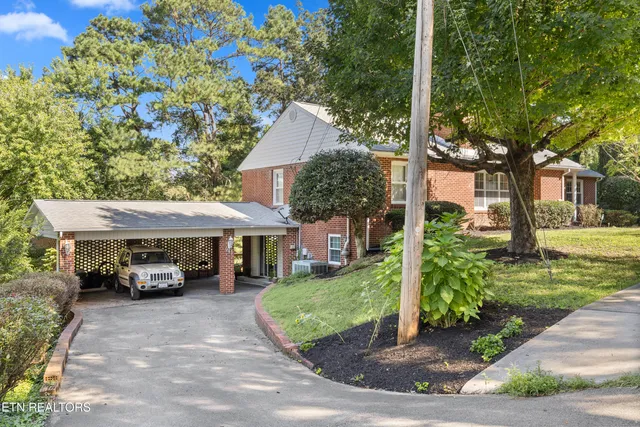 $425,000 | 941 Rosedale Avenue, Kingston, TN 37763