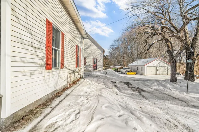 $249,900 | 109 Waldoboro Road, Friendship, ME 04547