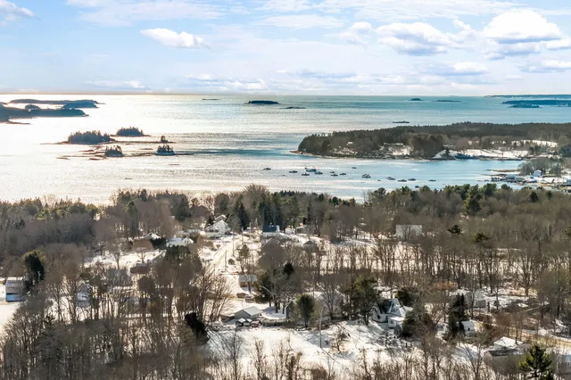 $249,900 | 109 Waldoboro Road, Friendship, ME 04547