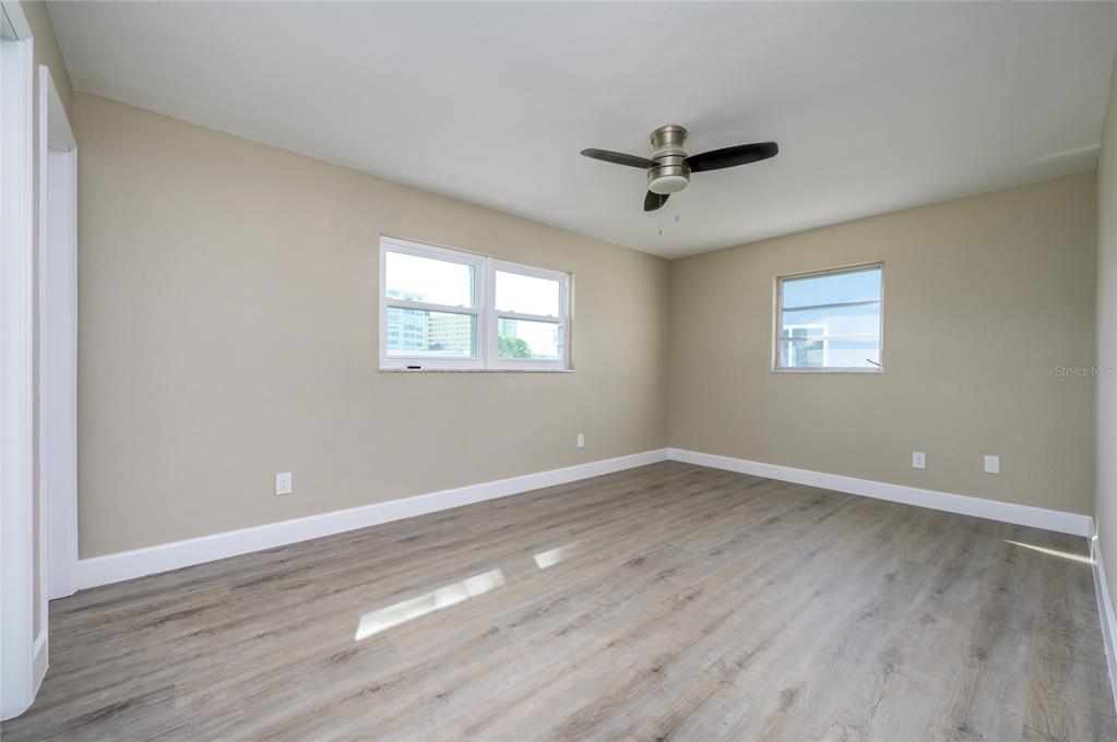 11425 47th Avenue North St. Petersburg, FL 33708 - Photo 13 of 29