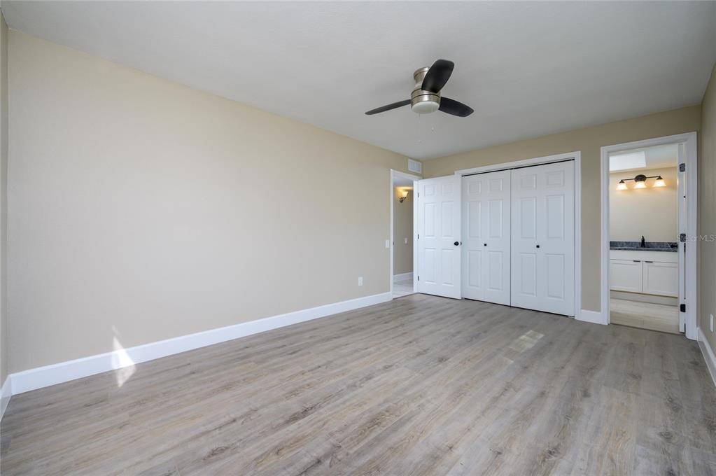 11425 47th Avenue North St. Petersburg, FL 33708 - Photo 14 of 29