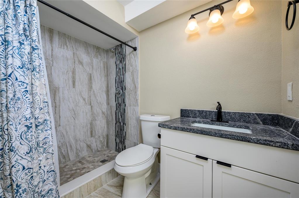 11425 47th Avenue North St. Petersburg, FL 33708 - Photo 15 of 29