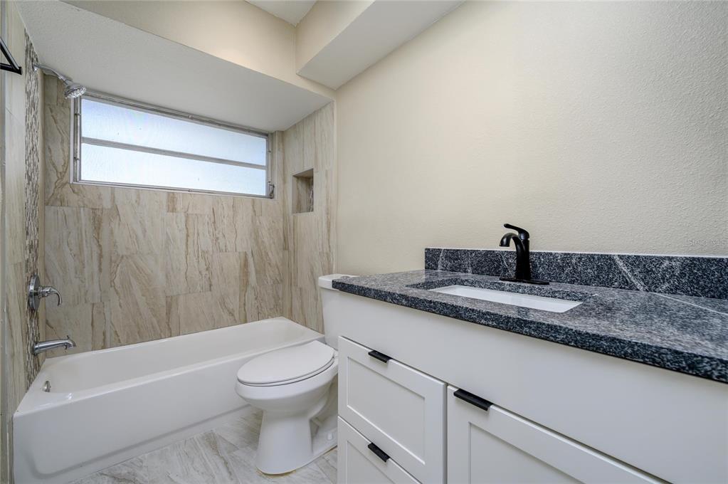 11425 47th Avenue North St. Petersburg, FL 33708 - Photo 17 of 29