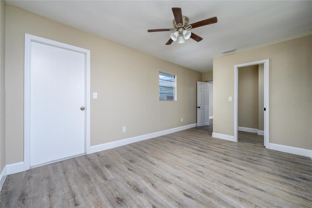 11425 47th Avenue North St. Petersburg, FL 33708 - Photo 18 of 29