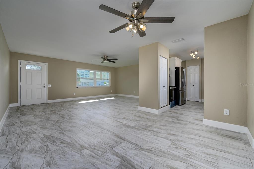 11425 47th Avenue North St. Petersburg, FL 33708 - Photo 6 of 29