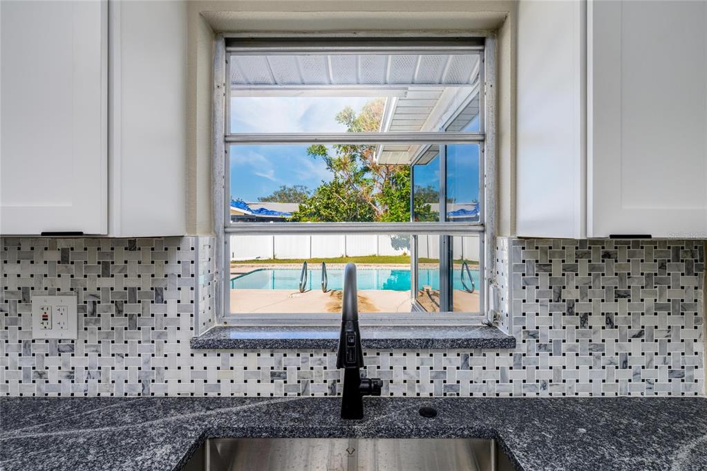 11425 47th Avenue North St. Petersburg, FL 33708 - Photo 10 of 29