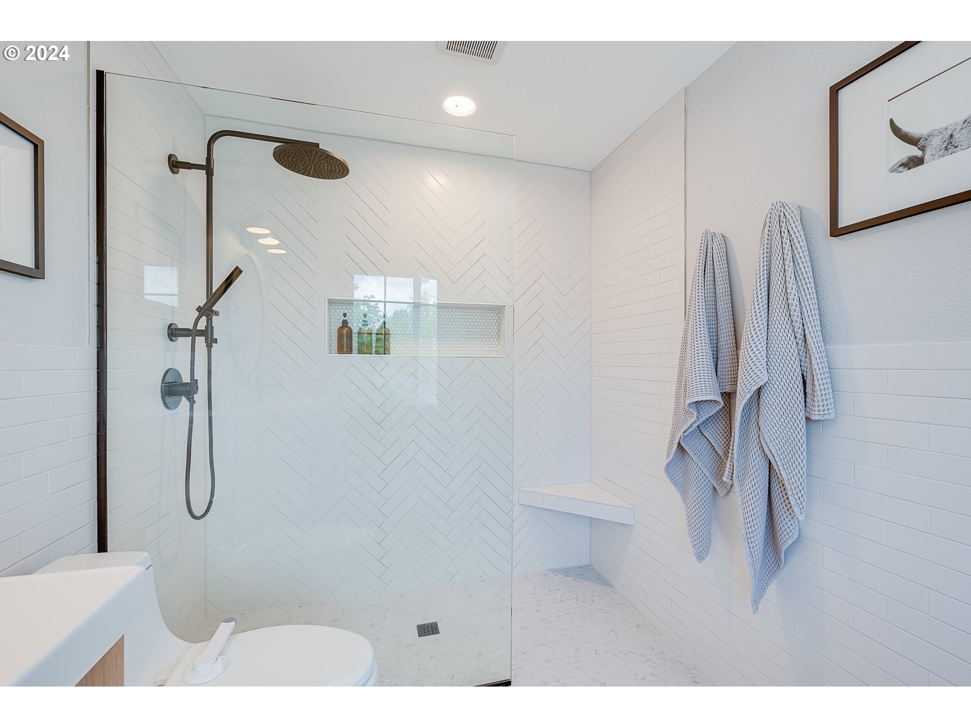 17240 Southwest Hart Way Beaverton, OR 97007 - Photo 11 of 29