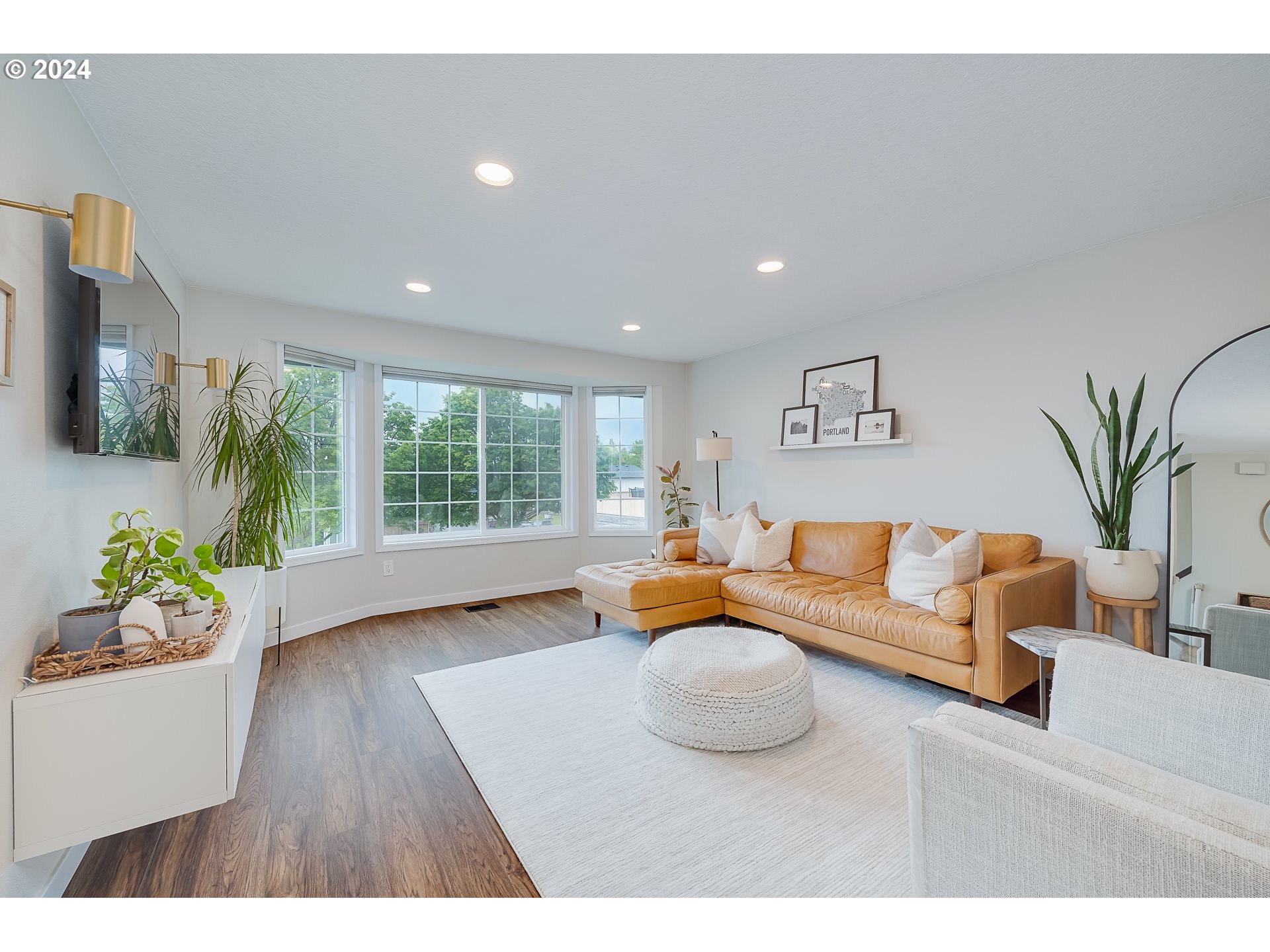 17240 Southwest Hart Way Beaverton, OR 97007 - Photo 2 of 29