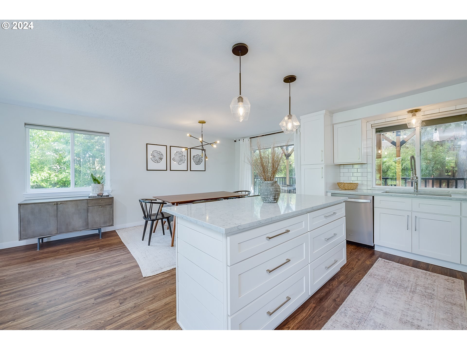 17240 Southwest Hart Way Beaverton, OR 97007 - Photo 5 of 29