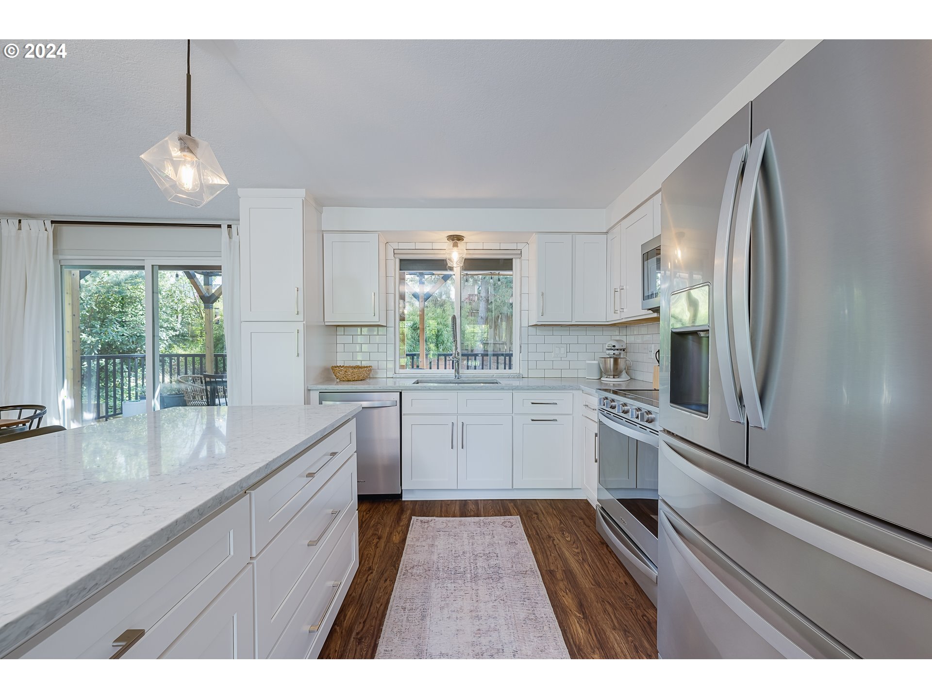 17240 Southwest Hart Way Beaverton, OR 97007 - Photo 6 of 29