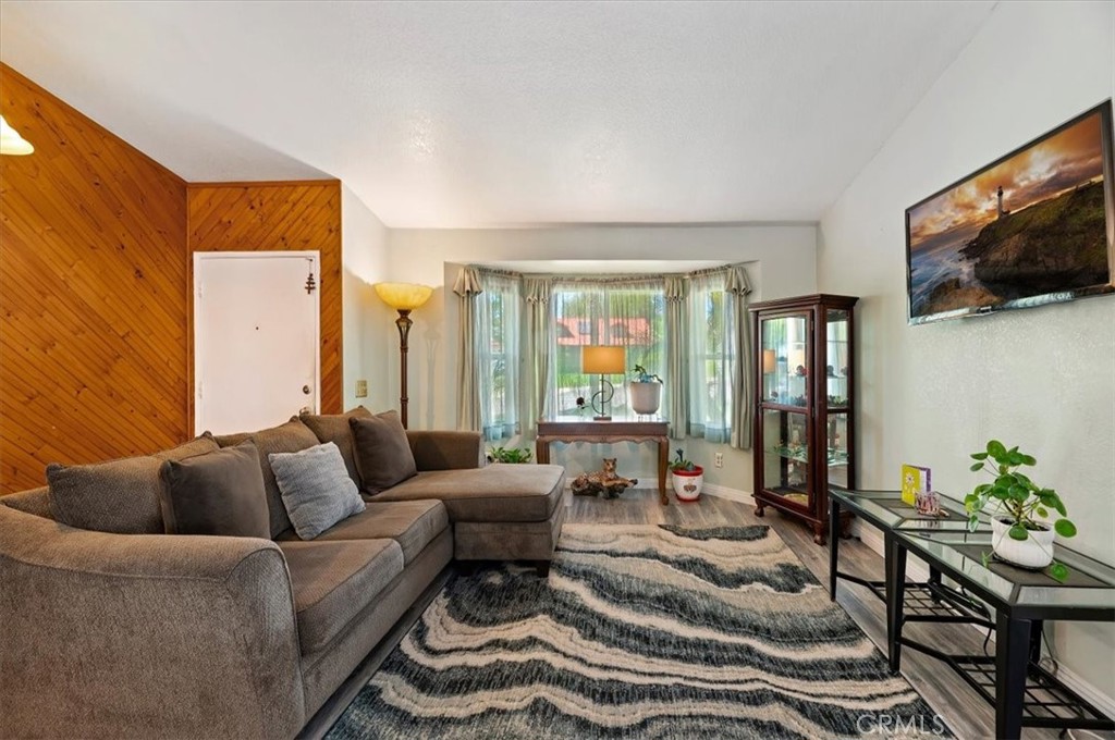 24321 Rimview Road Moreno Valley, CA 92557 - Photo 4 of 21