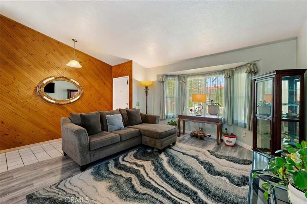 24321 Rimview Road Moreno Valley, CA 92557 - Photo 5 of 21