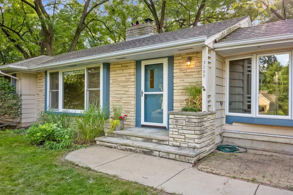 $3,600 | 3200 Chase Drive, Minnetonka, MN 55305