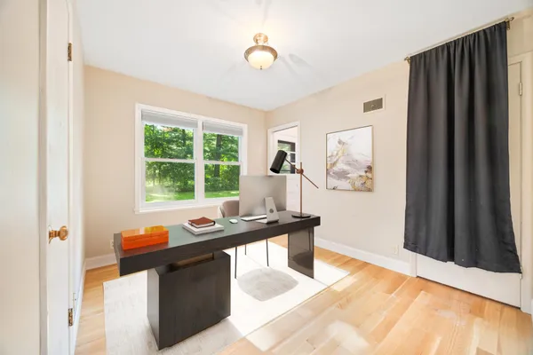 $3,600 | 3200 Chase Drive, Minnetonka, MN 55305