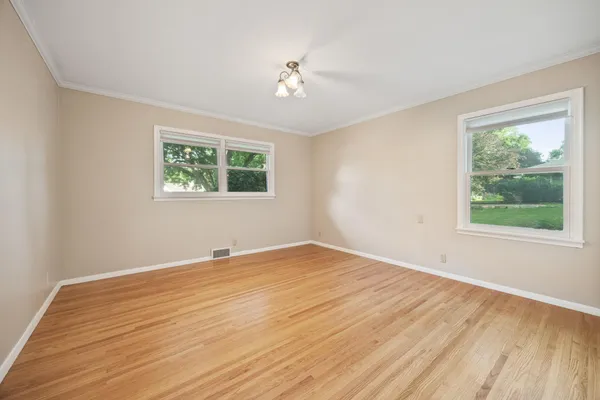 $3,600 | 3200 Chase Drive, Minnetonka, MN 55305