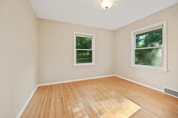 $3,600 | 3200 Chase Drive, Hopkins, MN 55305