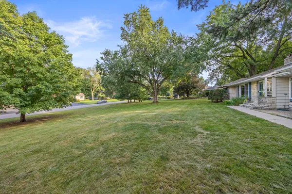 $3,600 | 3200 Chase Drive, Minnetonka, MN 55305