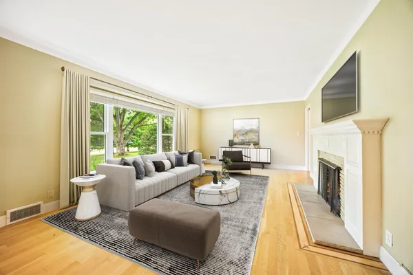 $3,600 | 3200 Chase Drive, Minnetonka, MN 55305