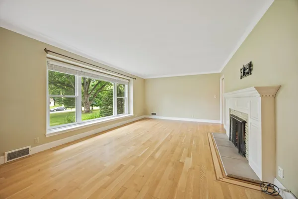 $3,600 | 3200 Chase Drive, Minnetonka, MN 55305