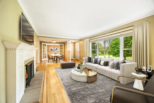 $3,600 | 3200 Chase Drive, Minnetonka, MN 55305