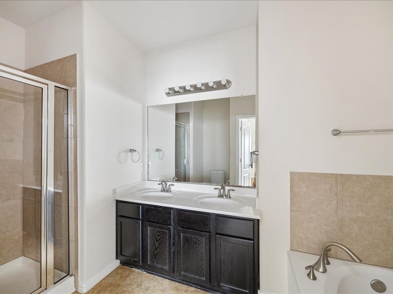 7534 Abbey Point Lane Houston, TX 77049 - Photo 5 of 10