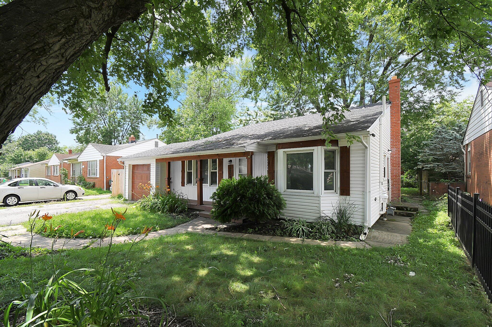 1609 Courtright Road Columbus, OH 43227 - Photo 2 of 26 3-web-or-mls-1609-courtright-rd