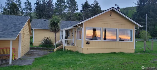 $1,000,000 | 1571 Highway 112, Sekiu, WA 98381