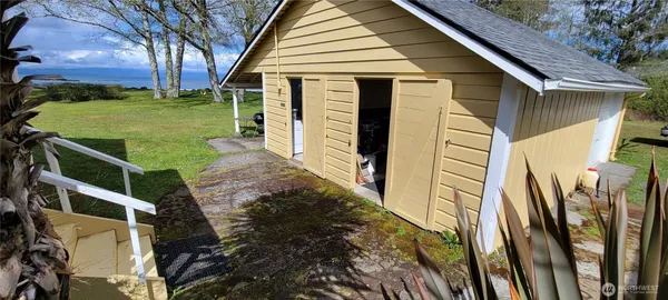 $1,000,000 | 1571 Highway 112, Sekiu, WA 98381