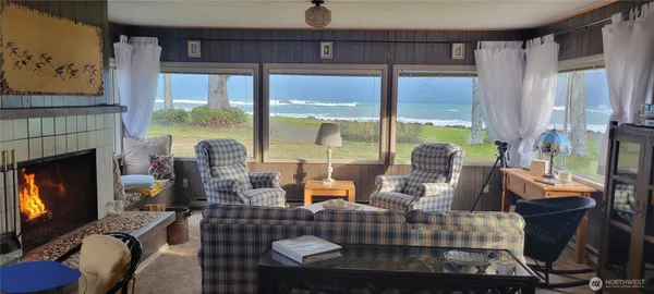 $1,000,000 | 1571 Highway 112, Sekiu, WA 98381