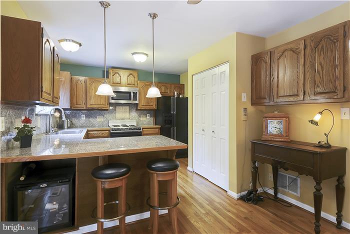 217 Kentmorr Road Stevensville, MD 21666 - Photo 9 of 30 Breakfast Bar