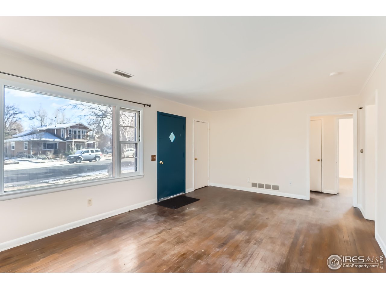 315 29th Street Boulder, CO 80305 - Photo 12 of 29 a view of an empty room with a window