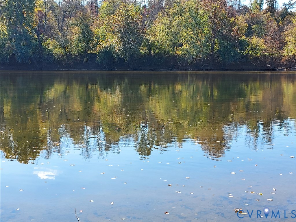 6430 River Road West Columbia, VA 23038 - Photo 4 of 48 a view of lake
