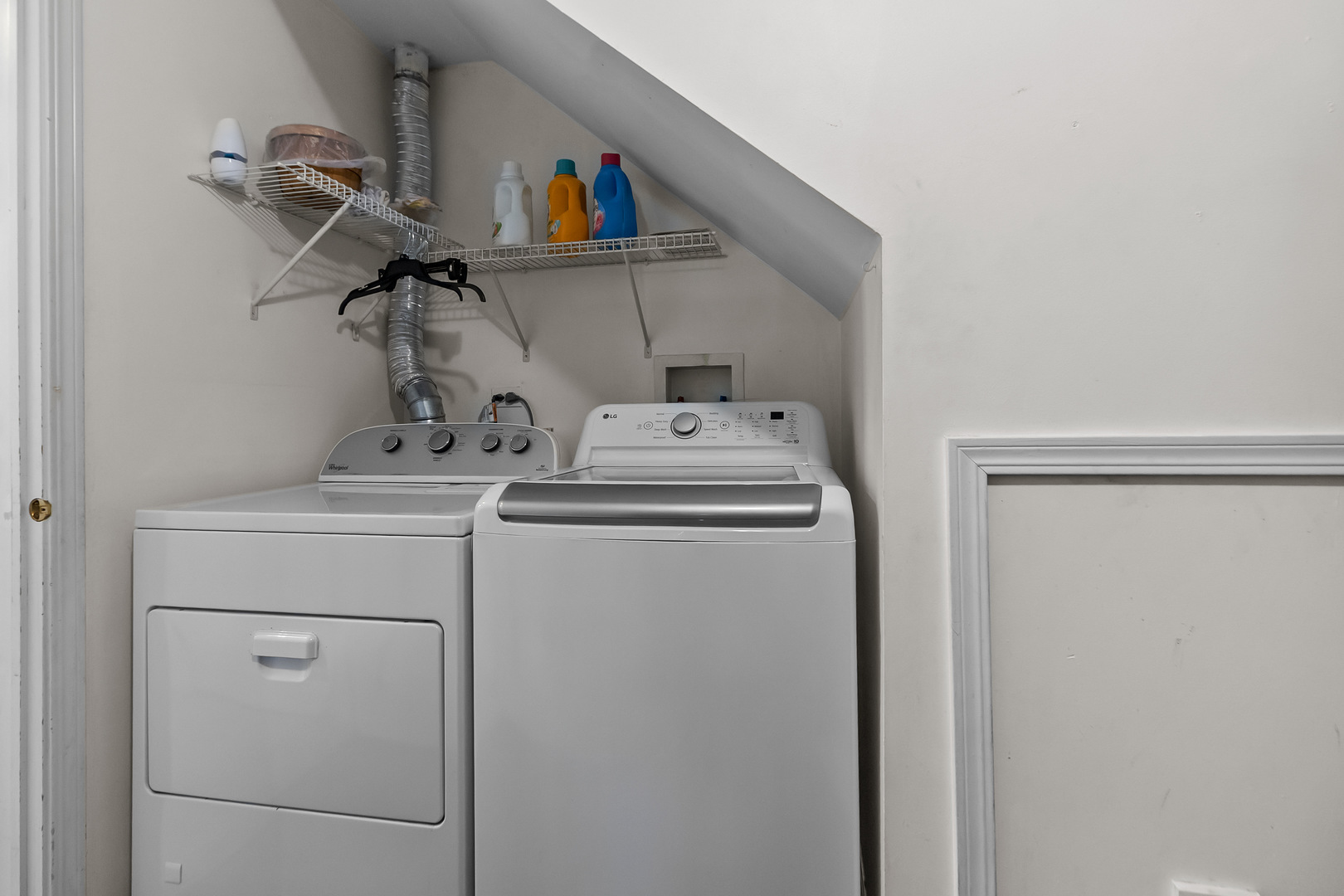 362 Keswick Circle Round Lake, IL 60073 - Photo 23 of 27 a utility room with dryer and washer
