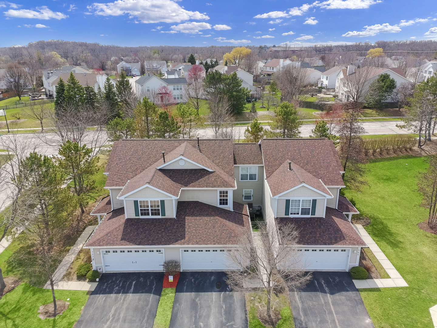 362 Keswick Circle Round Lake, IL 60073 - Photo 3 of 27 an aerial view of residential houses with outdoor space and ocean view