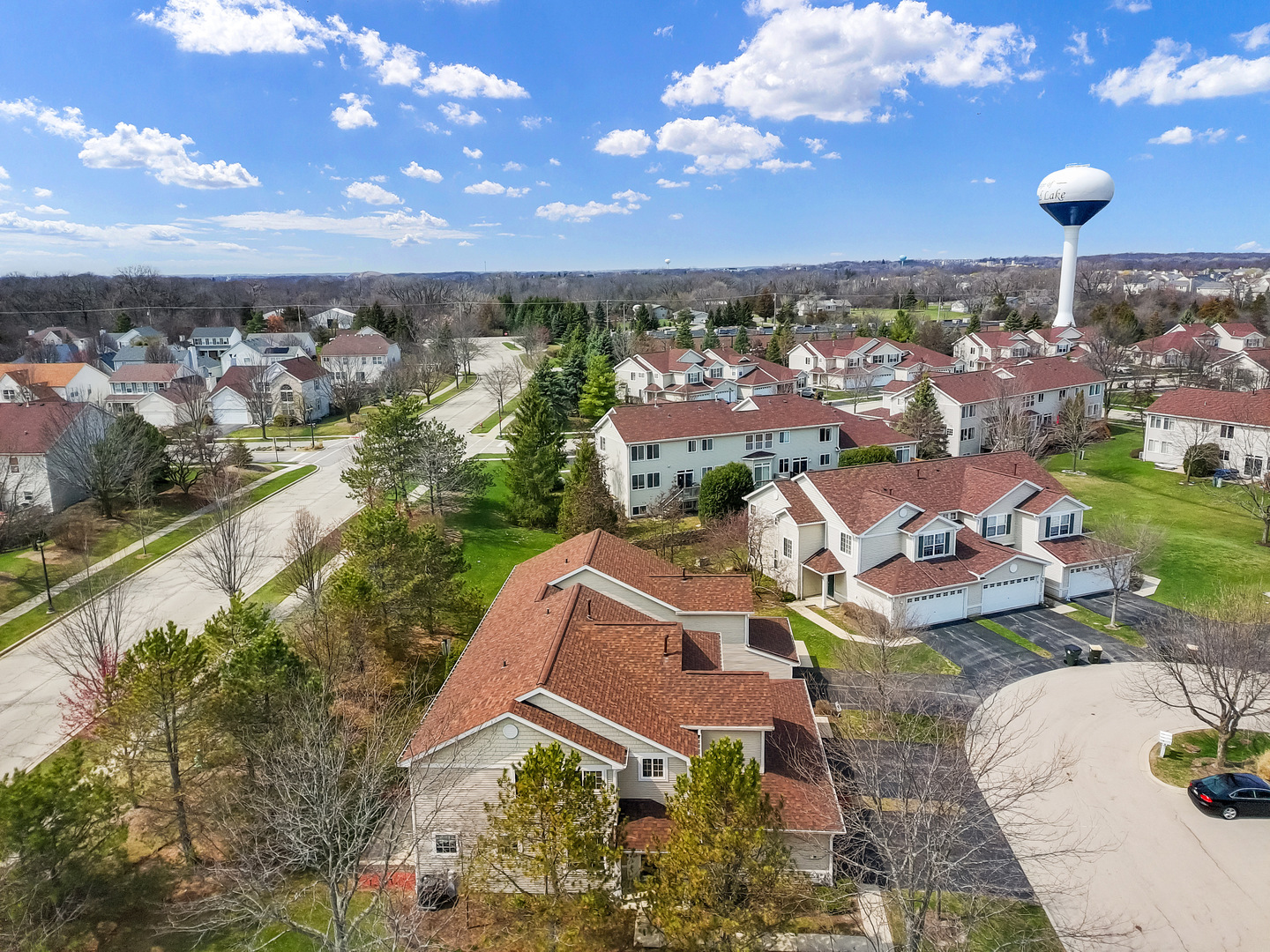 362 Keswick Circle Round Lake, IL 60073 - Photo 4 of 27 an aerial view of a house with a garden
