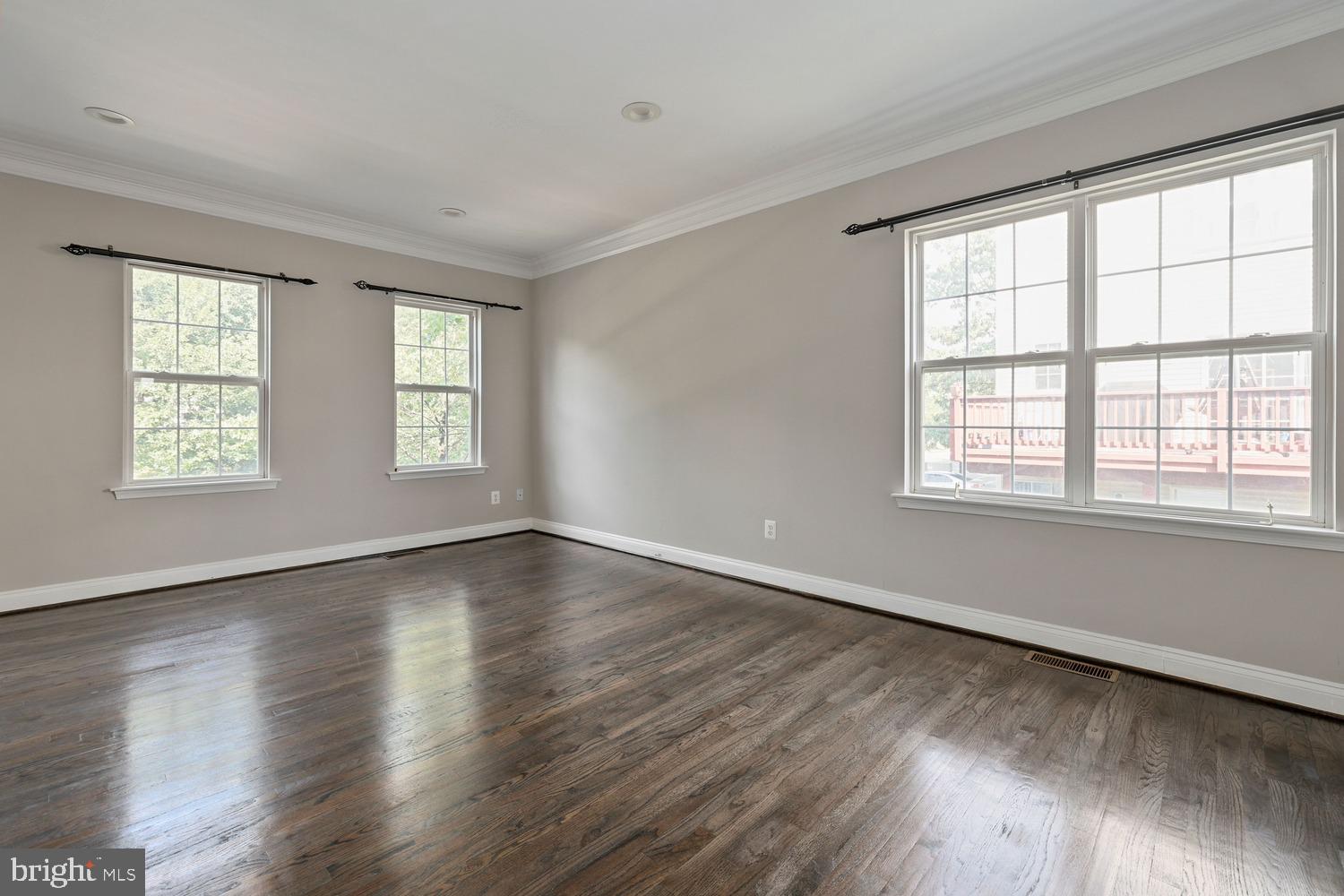 2162 Capstone Circle Herndon, VA 20170 - Photo 11 of 29 Living area