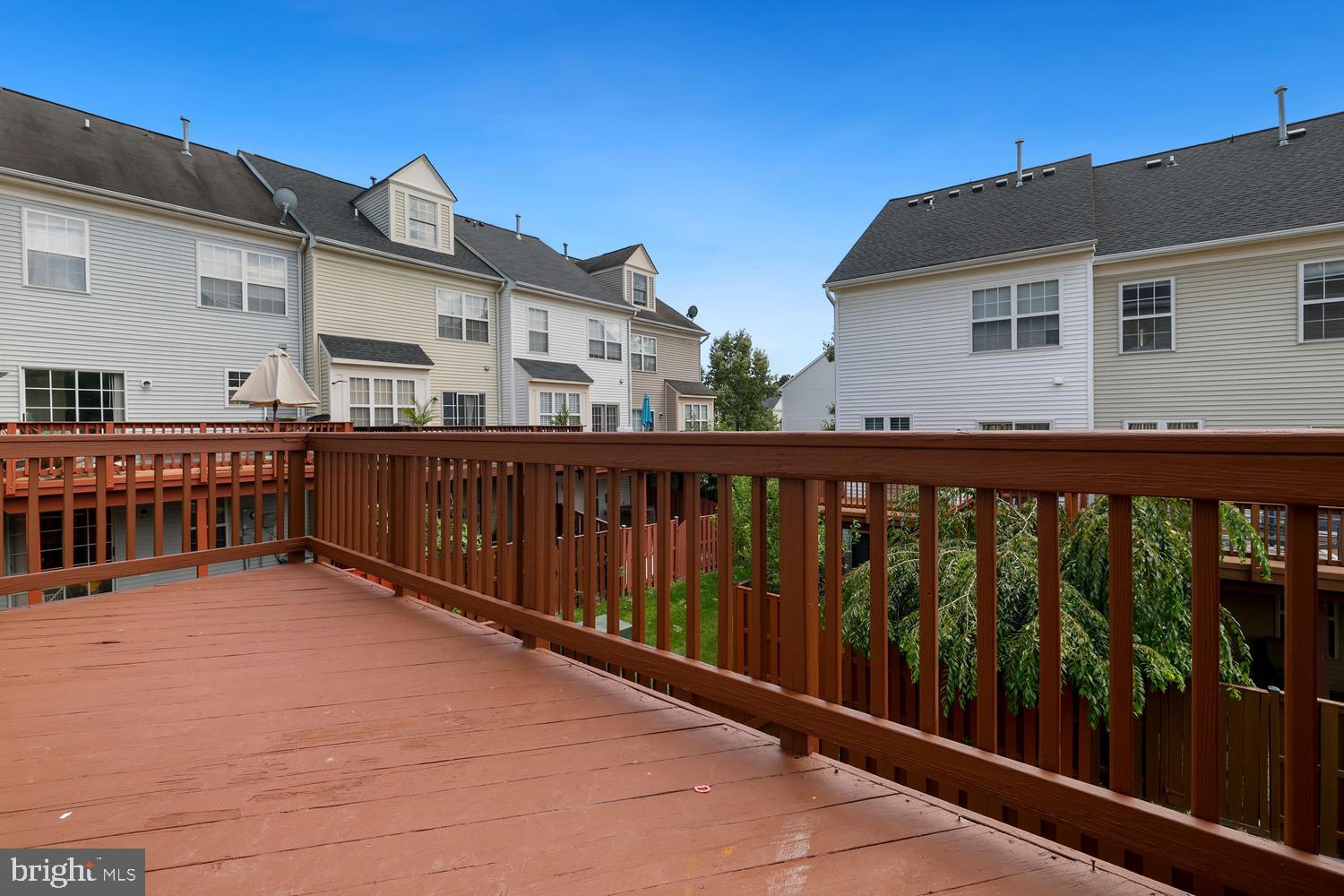2162 Capstone Circle Herndon, VA 20170 - Photo 18 of 29 Access to deck from Kitchen