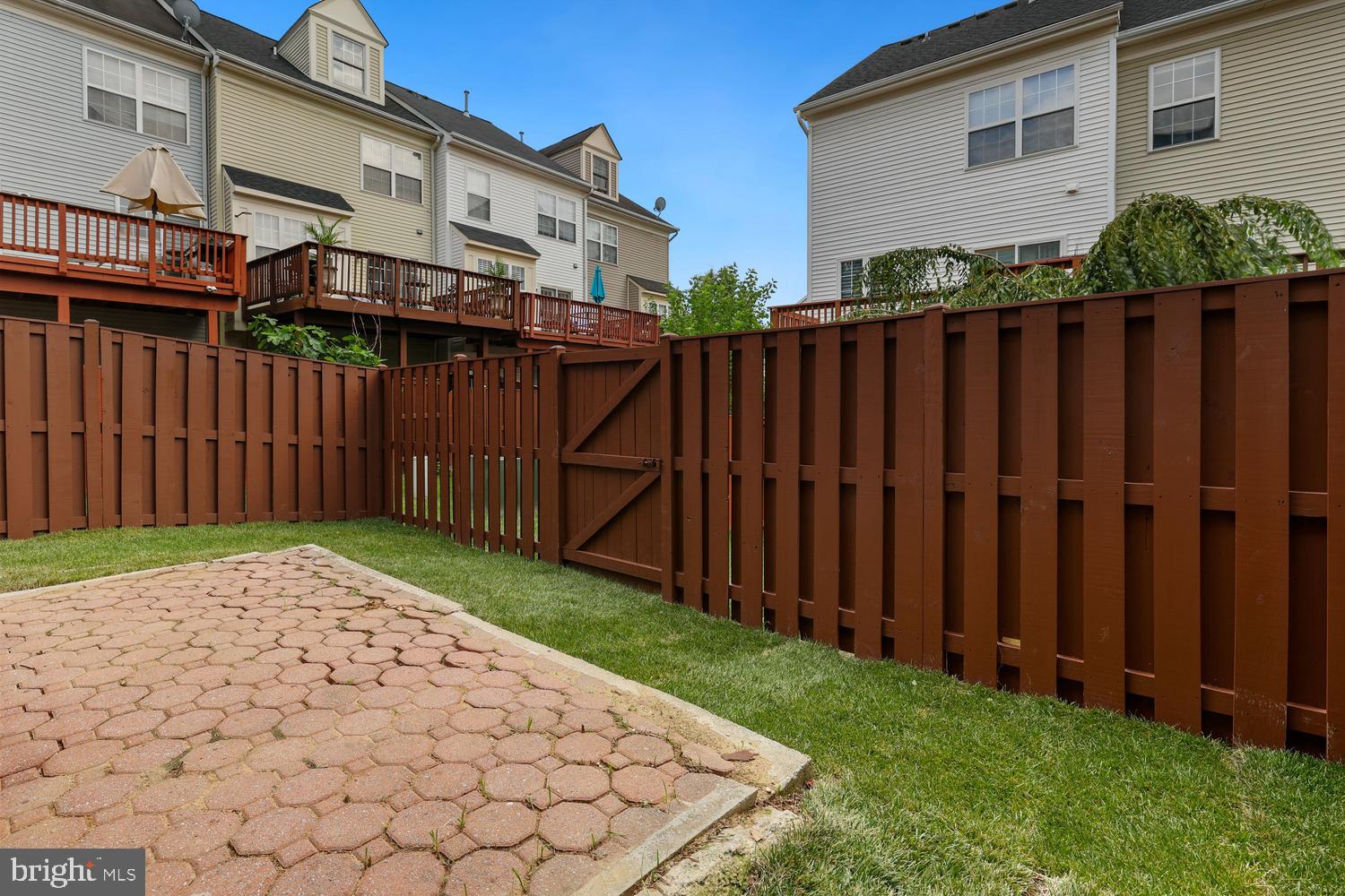 2162 Capstone Circle Herndon, VA 20170 - Photo 6 of 29 Grassy backyard