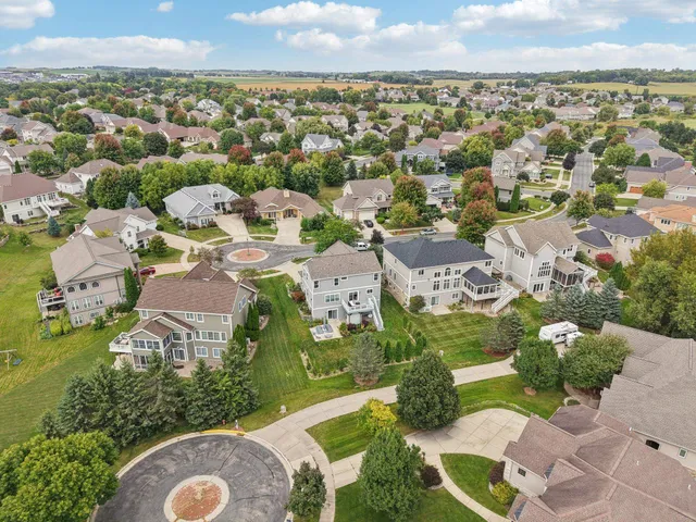 $665,000 | 1306 Hanover Court, Waunakee, WI 53597