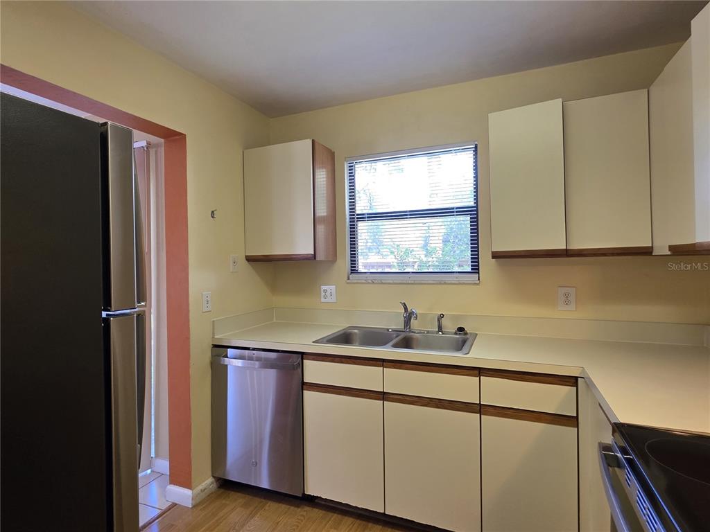2300 Southwest 43rd Street, Unit M1 Gainesville, FL 32607 - Photo 8 of 23 Gallery Image 8