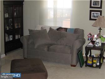 221 Hayes Mill Road Atco, NJ 08004 - Photo 5 of 12 Living Room