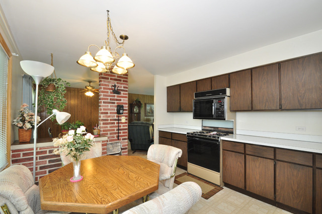 18583 West Geier Road Gurnee, IL 60031 - Photo 3 of 16