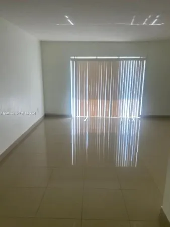$1,900 | 10395 North Kendall Drive, Unit V4, Miami, FL 33176