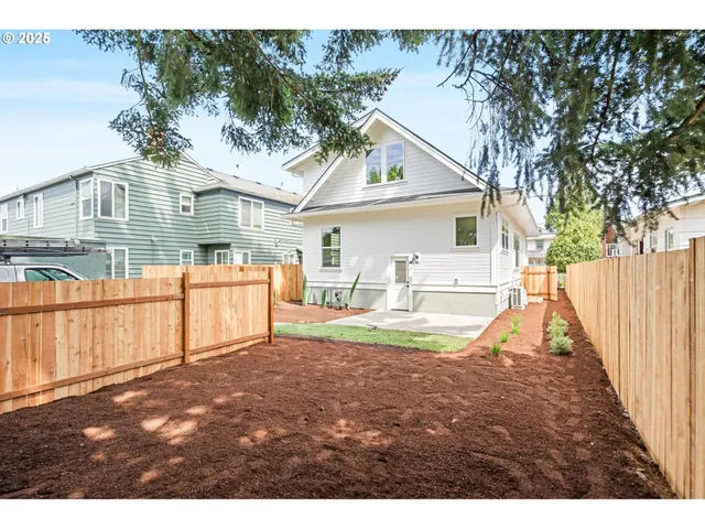 $959,999 | 842 Northeast Killingsworth Street, Portland, OR 97211
